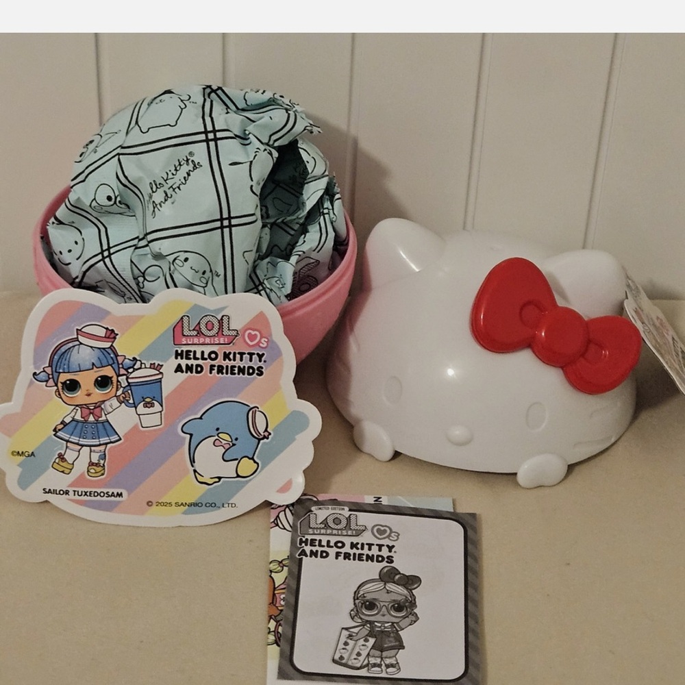 L.O.L. Surprise! Hello Kitty, Sailor